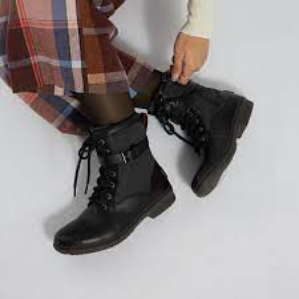 UGG Kesey Woman Boots Size 7